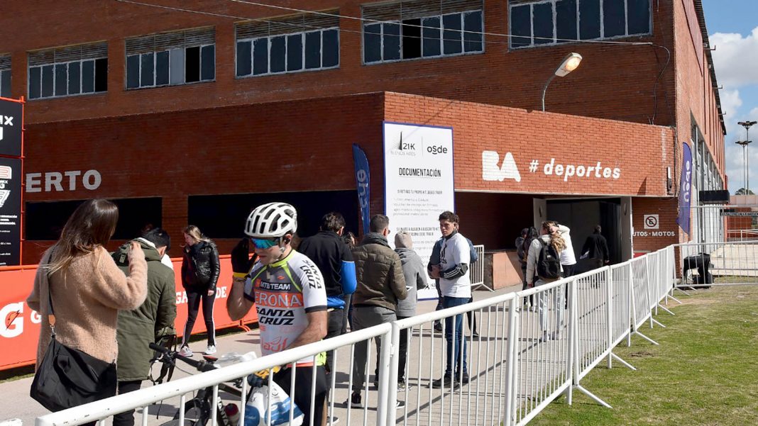 buenos-aires-celebra-su-media-maraton-con-alertas-de-salud-por-el-humo